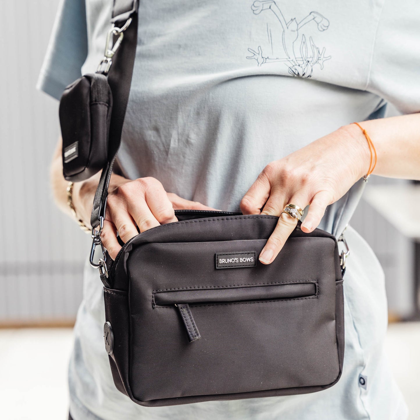 Black Dog Walking Bag